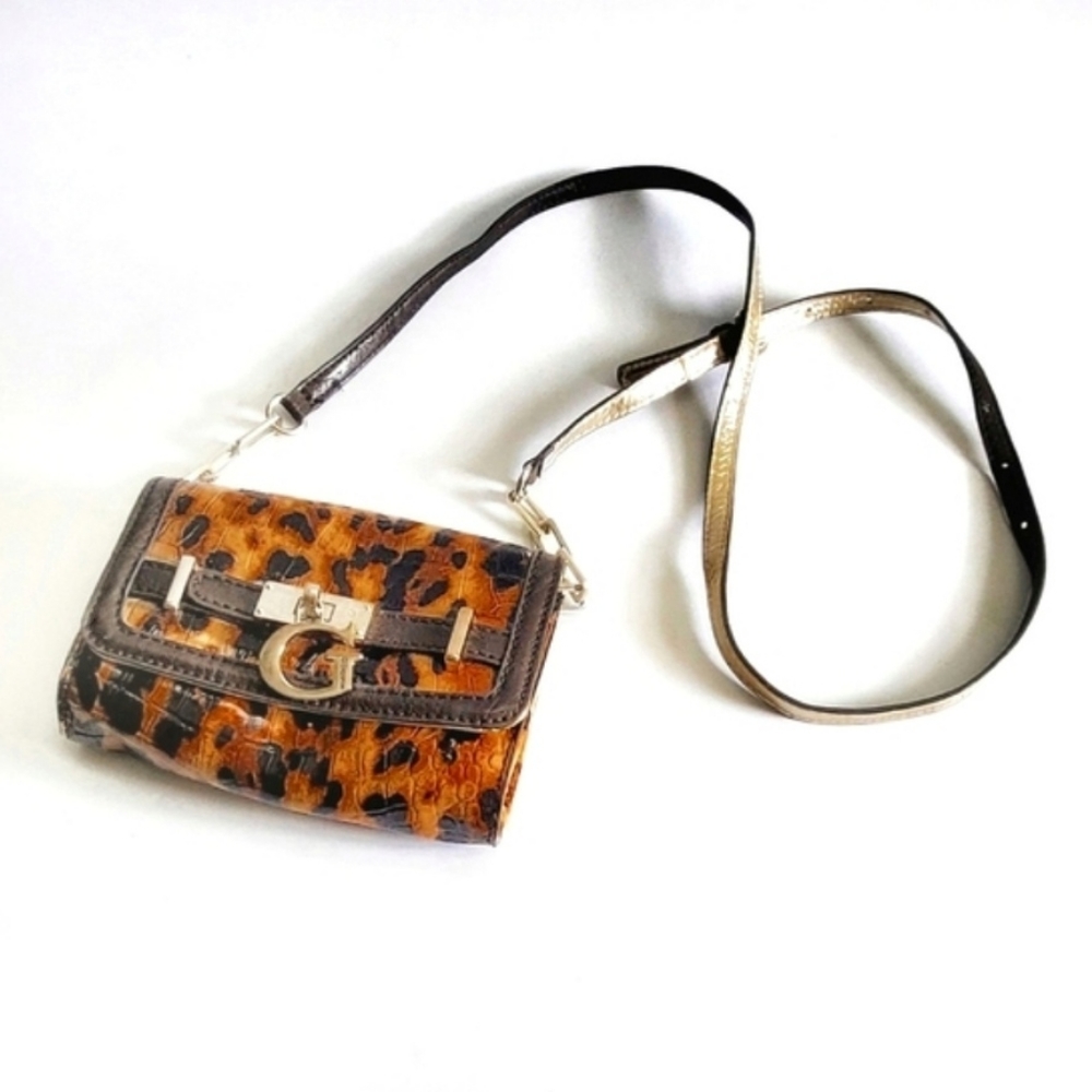 GUESS small Patten Leopard print crossbody bag.